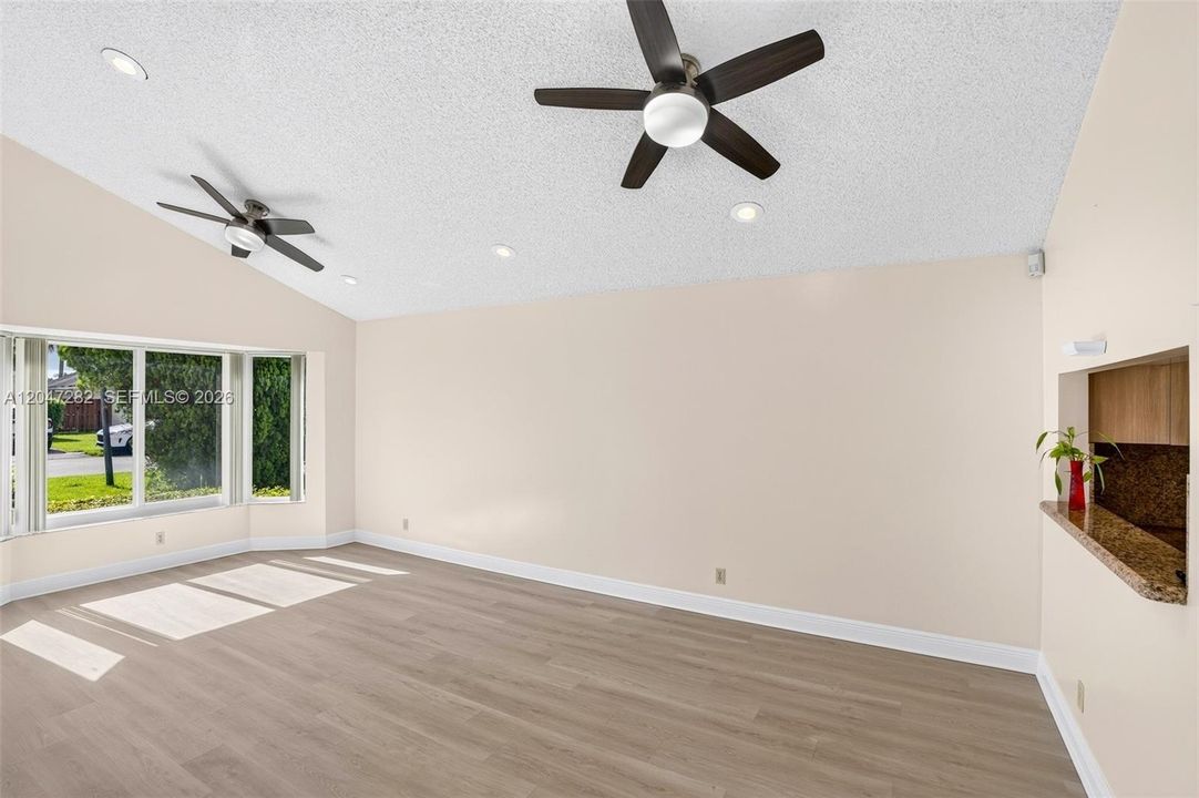For Sale: $579,000 (4 beds, 2 baths, 1594 Square Feet)