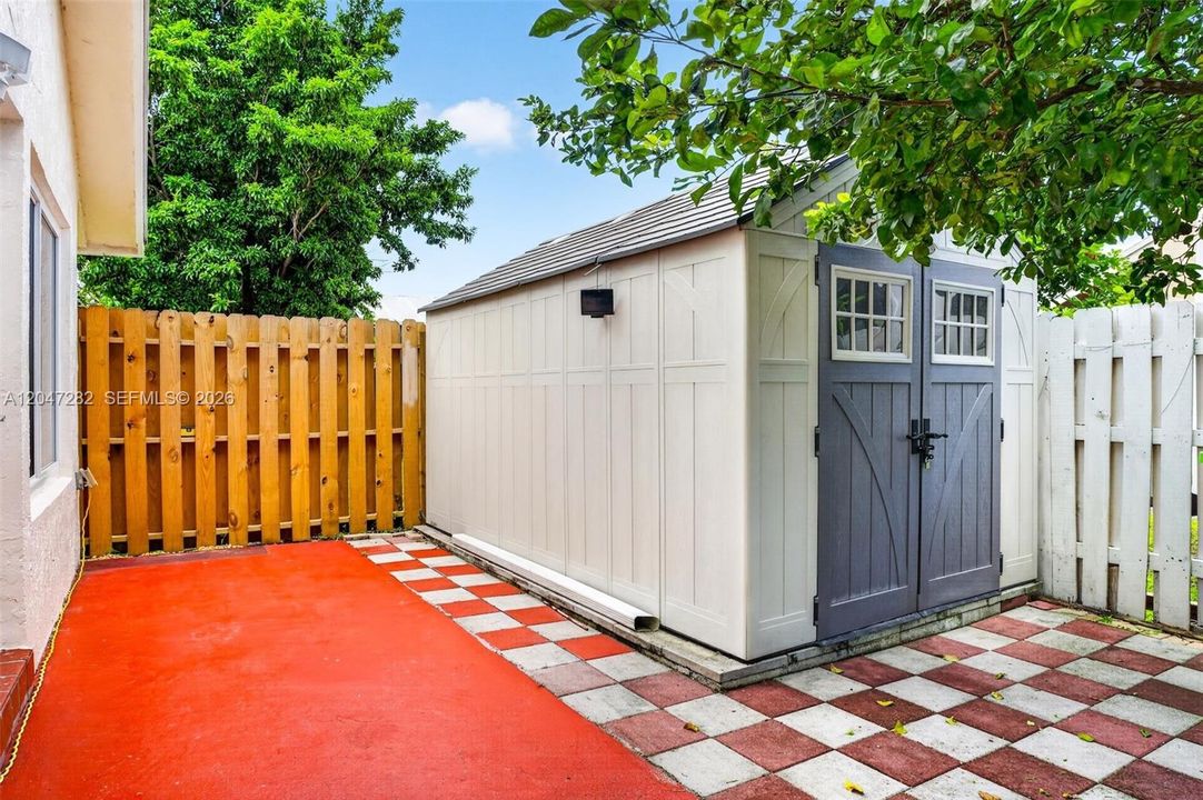 For Sale: $579,000 (4 beds, 2 baths, 1594 Square Feet)