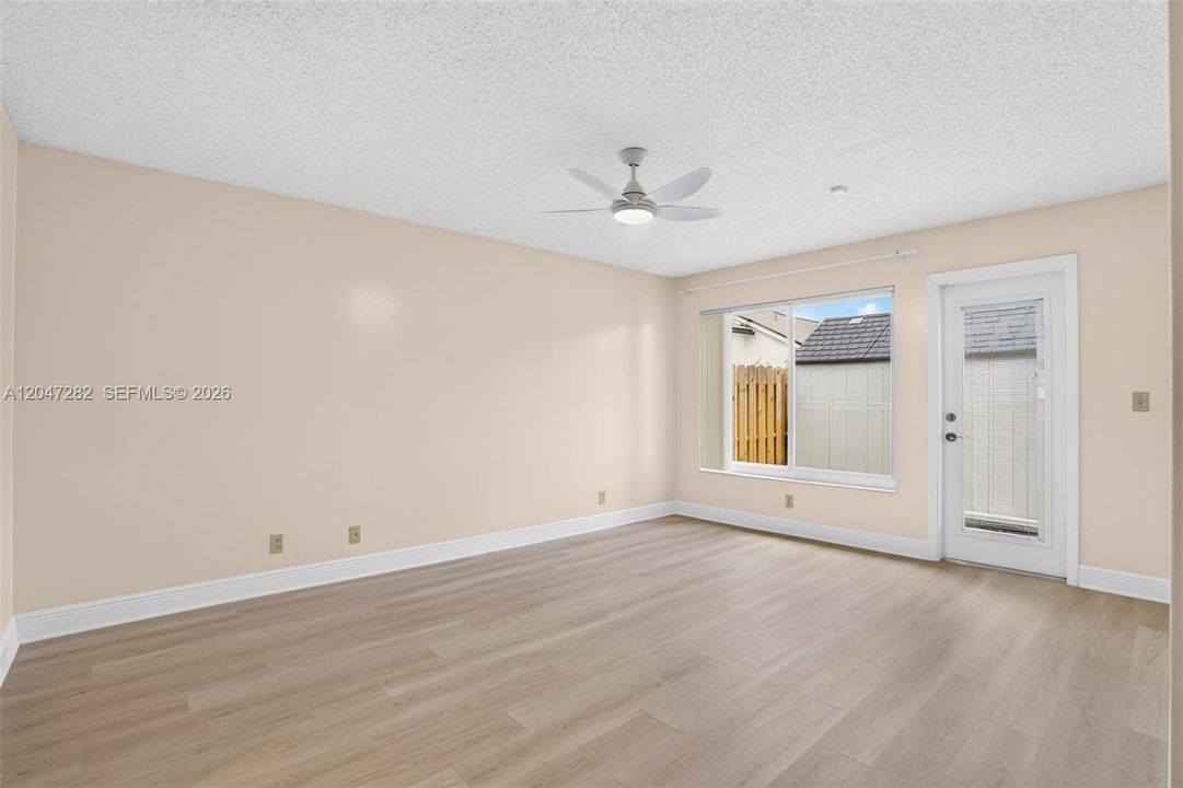 For Sale: $579,000 (4 beds, 2 baths, 1594 Square Feet)