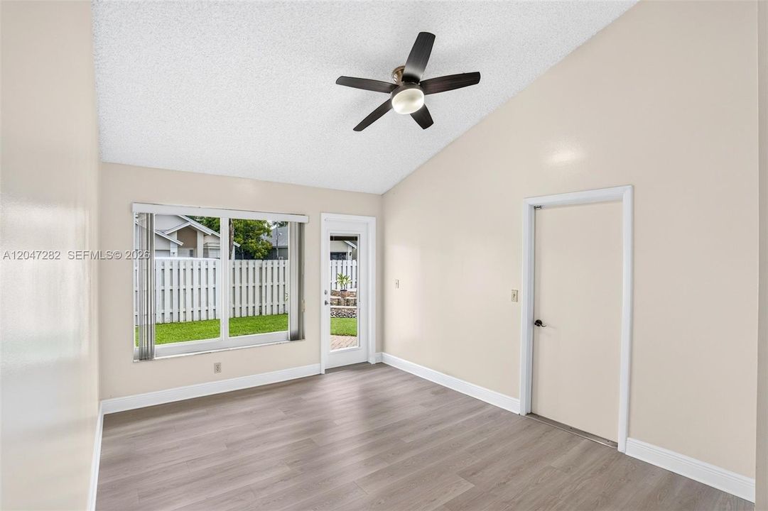 For Sale: $579,000 (4 beds, 2 baths, 1594 Square Feet)