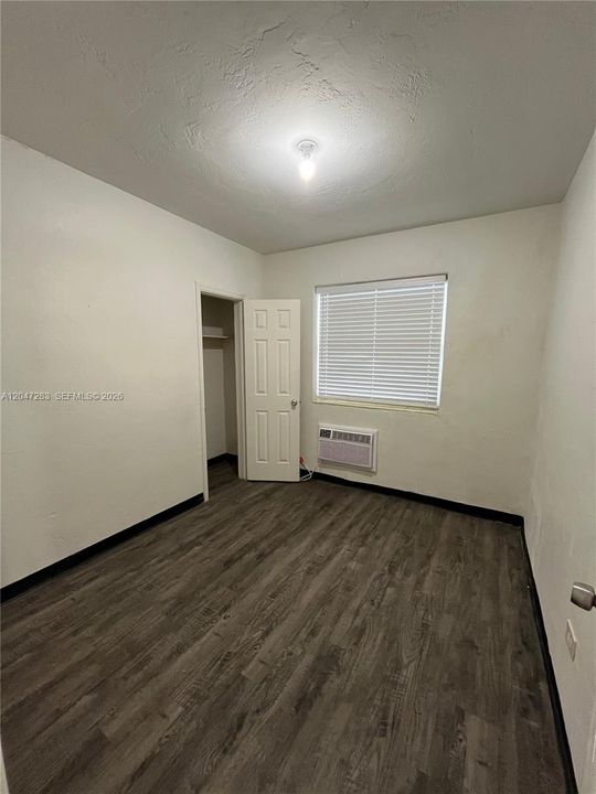 For Sale: $899,000 (4 beds, 1 baths, 1065 Square Feet)