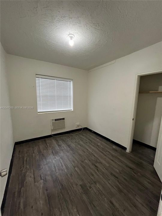 For Sale: $899,000 (4 beds, 1 baths, 1065 Square Feet)
