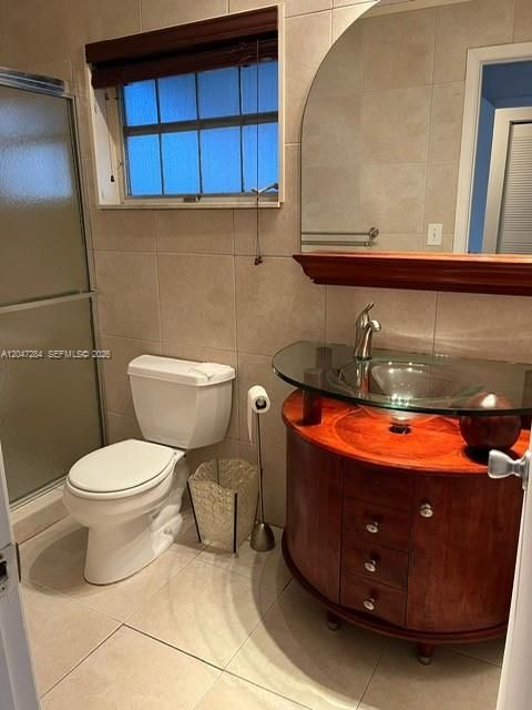 For Rent: $2,300 (2 beds, 2 baths, 1114 Square Feet)