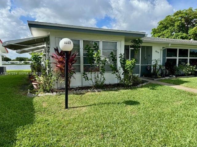 For Rent: $2,300 (2 beds, 2 baths, 1114 Square Feet)