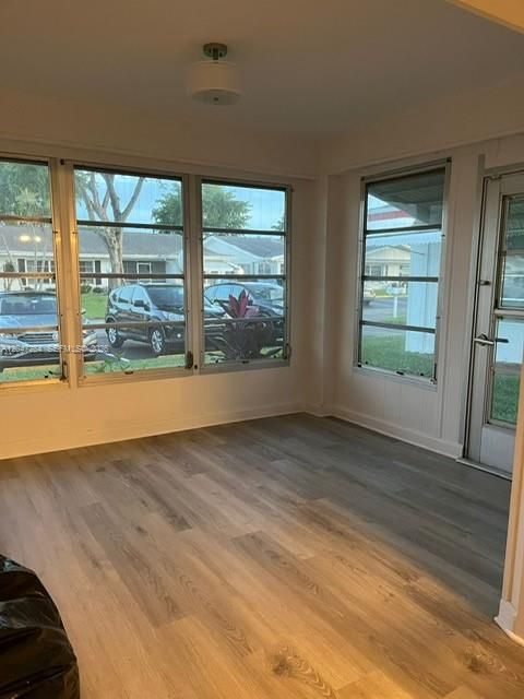 For Rent: $2,300 (2 beds, 2 baths, 1114 Square Feet)