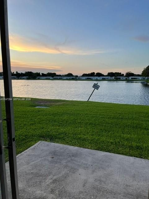 For Rent: $2,300 (2 beds, 2 baths, 1114 Square Feet)