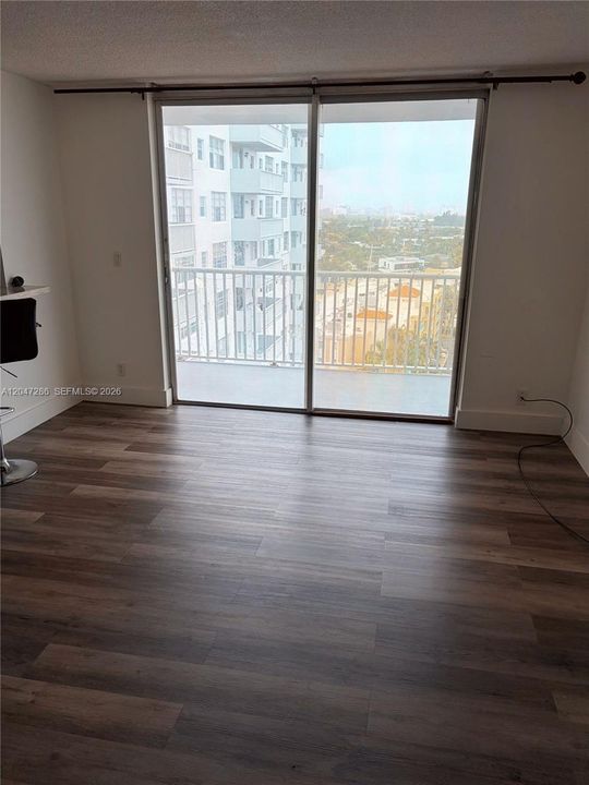 В аренду: $1,850 (1 спален, 1 ванн, 920 Квадратных фут)