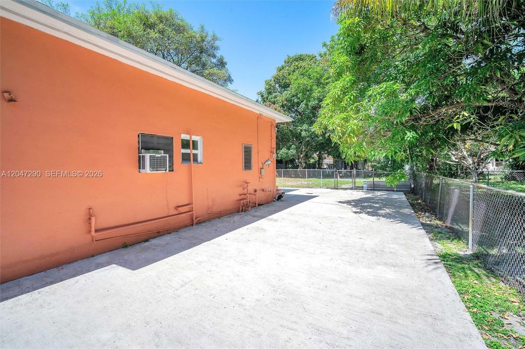 For Rent: $1,150 (0 beds, 1 baths, 0 Square Feet)