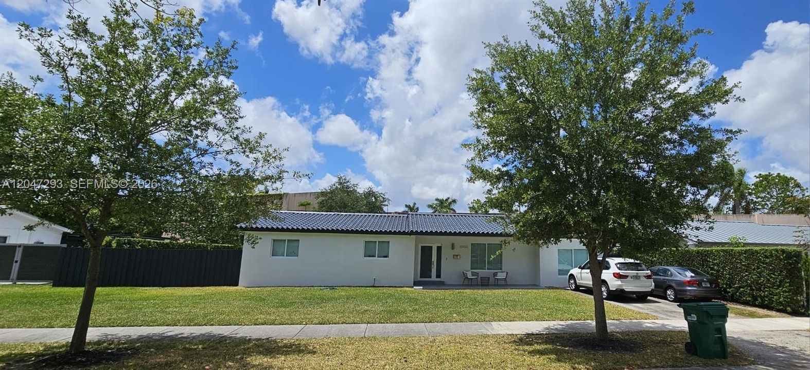 For Rent: $3,200 (3 beds, 2 baths, 1355 Square Feet)