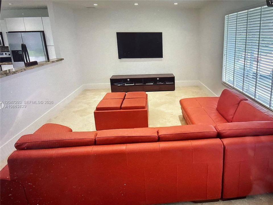 For Rent: $3,200 (3 beds, 2 baths, 1355 Square Feet)