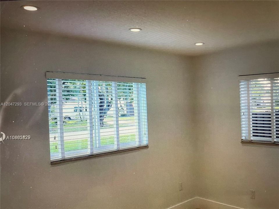 For Rent: $3,200 (3 beds, 2 baths, 1355 Square Feet)