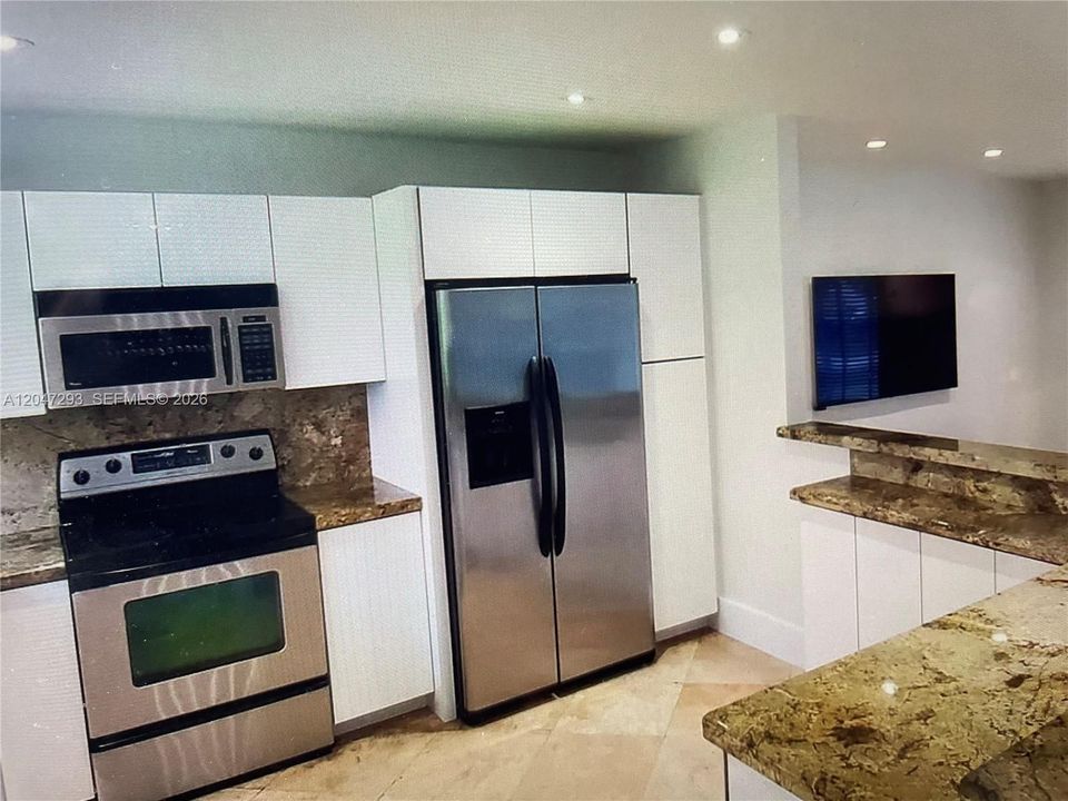 For Rent: $3,200 (3 beds, 2 baths, 1355 Square Feet)