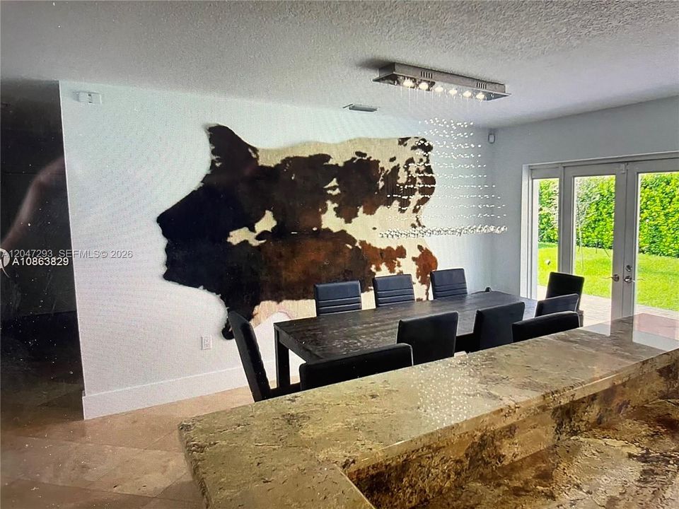 For Rent: $3,200 (3 beds, 2 baths, 1355 Square Feet)