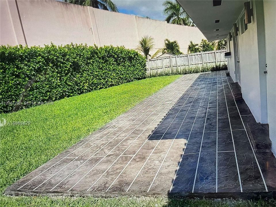 For Rent: $3,200 (3 beds, 2 baths, 1355 Square Feet)