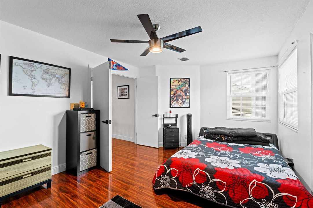 30-web-or-mls-A7409688