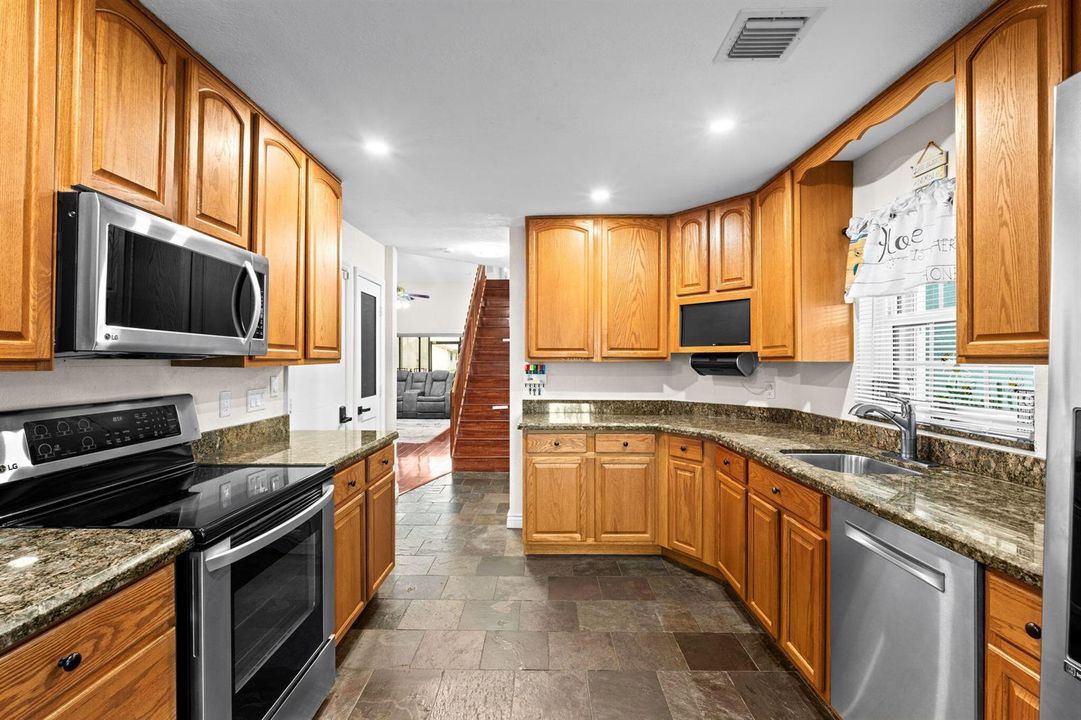 11-web-or-mls-A7409650