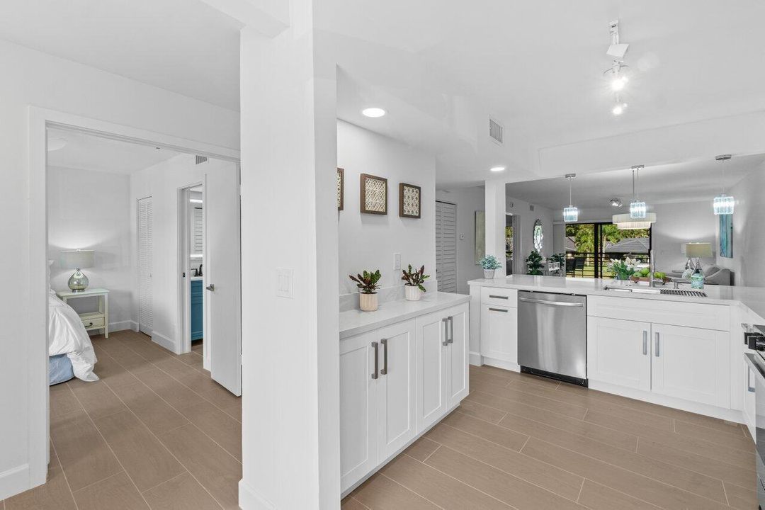 007-10092CedarPointBoulevard-204-Boynton