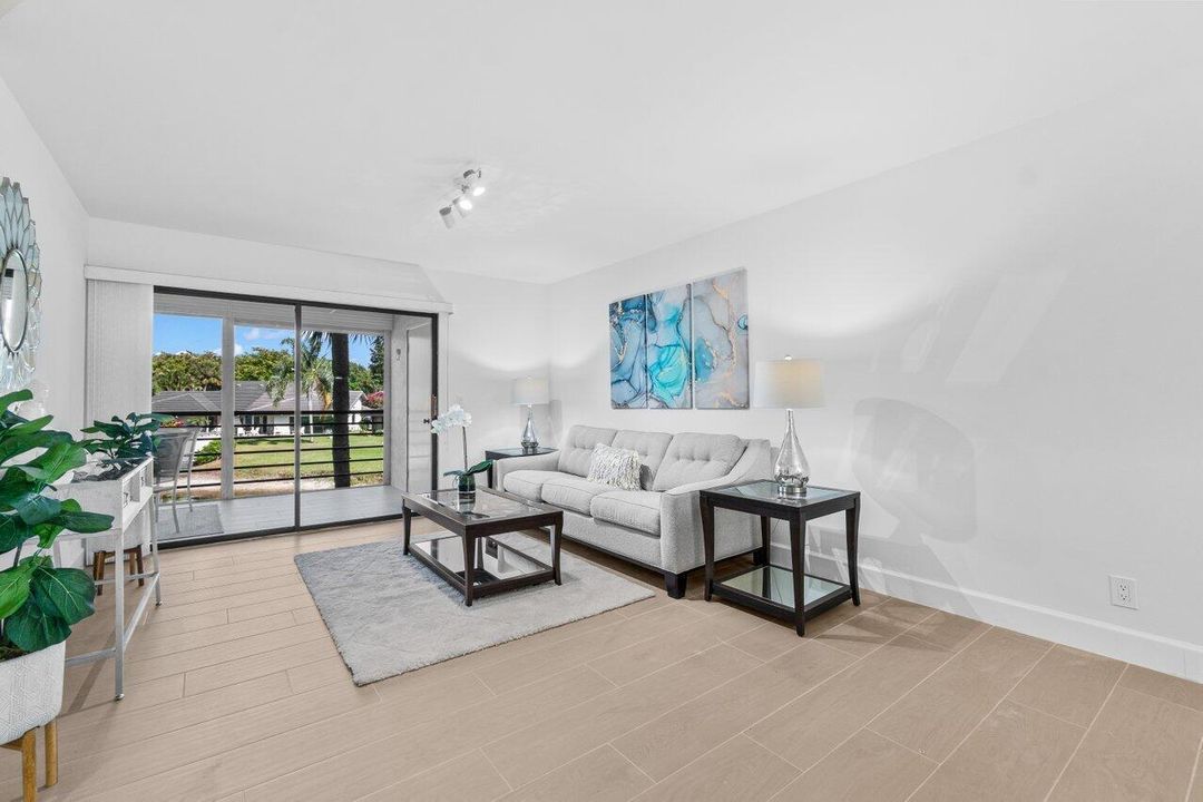 011-10092CedarPointBoulevard-204-Boynton