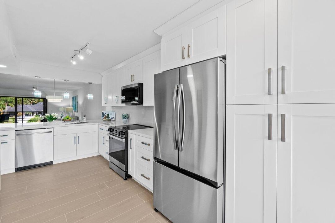 004-10092CedarPointBoulevard-204-Boynton
