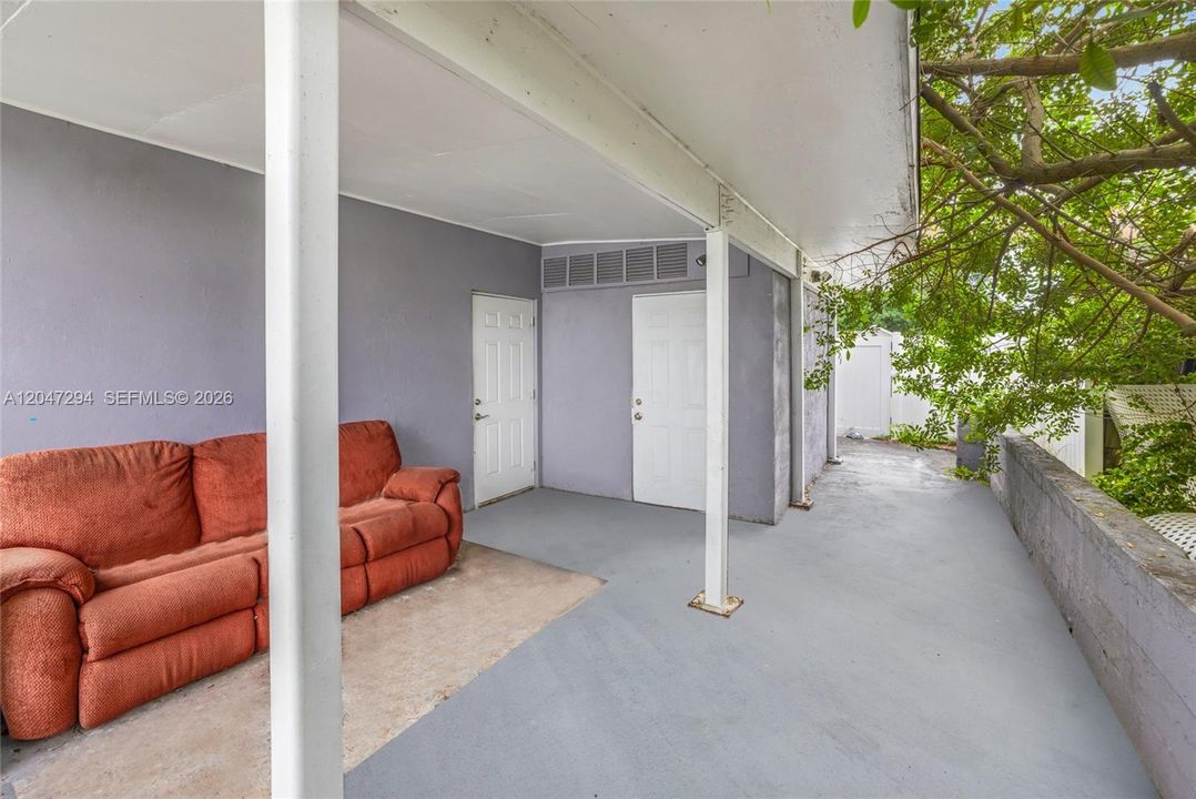 En Venta: $633,000 (8 camas, 4 baños, 2451 Pies cuadrados)