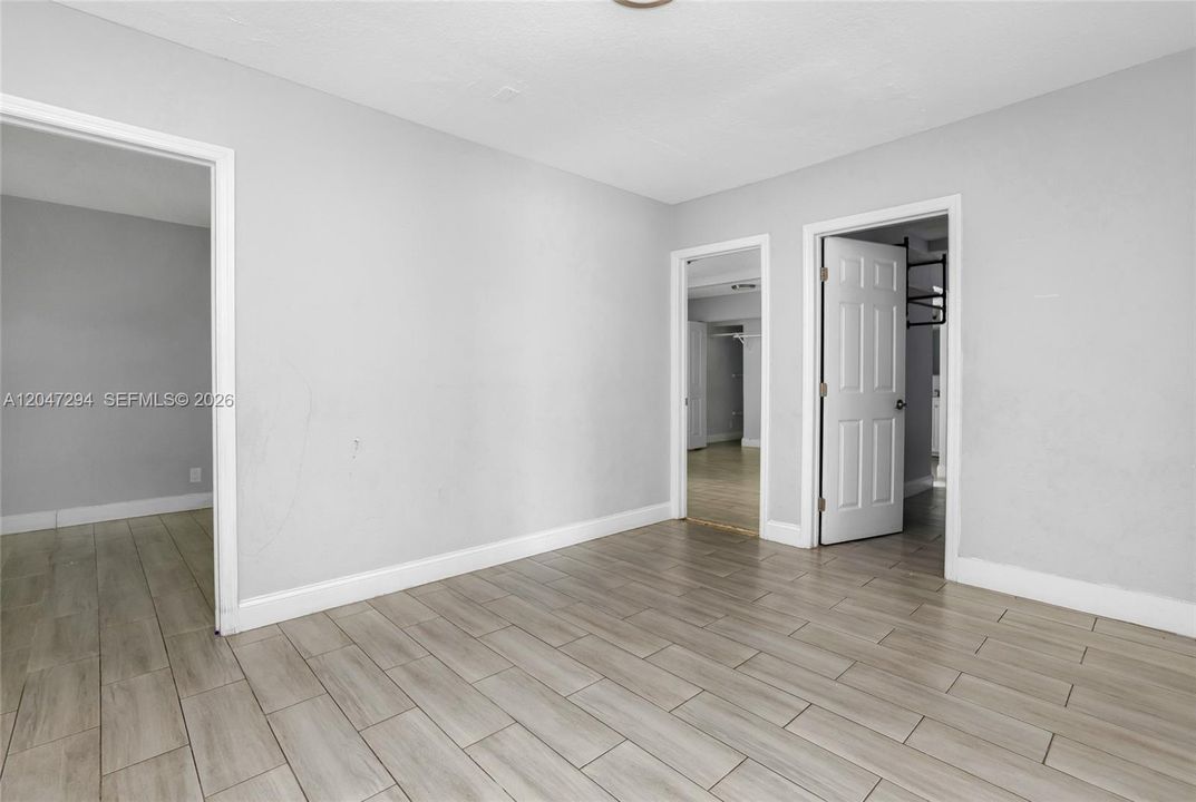 En Venta: $633,000 (8 camas, 4 baños, 2451 Pies cuadrados)