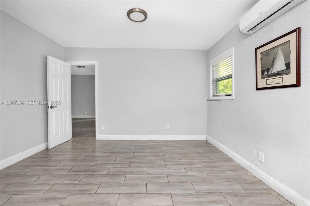 En Venta: $633,000 (8 camas, 4 baños, 2451 Pies cuadrados)