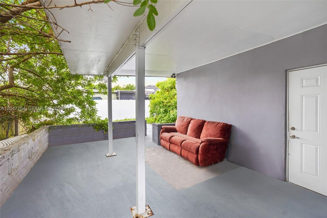 En Venta: $633,000 (8 camas, 4 baños, 2451 Pies cuadrados)