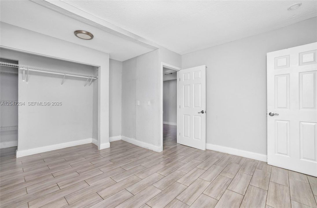 En Venta: $633,000 (8 camas, 4 baños, 2451 Pies cuadrados)