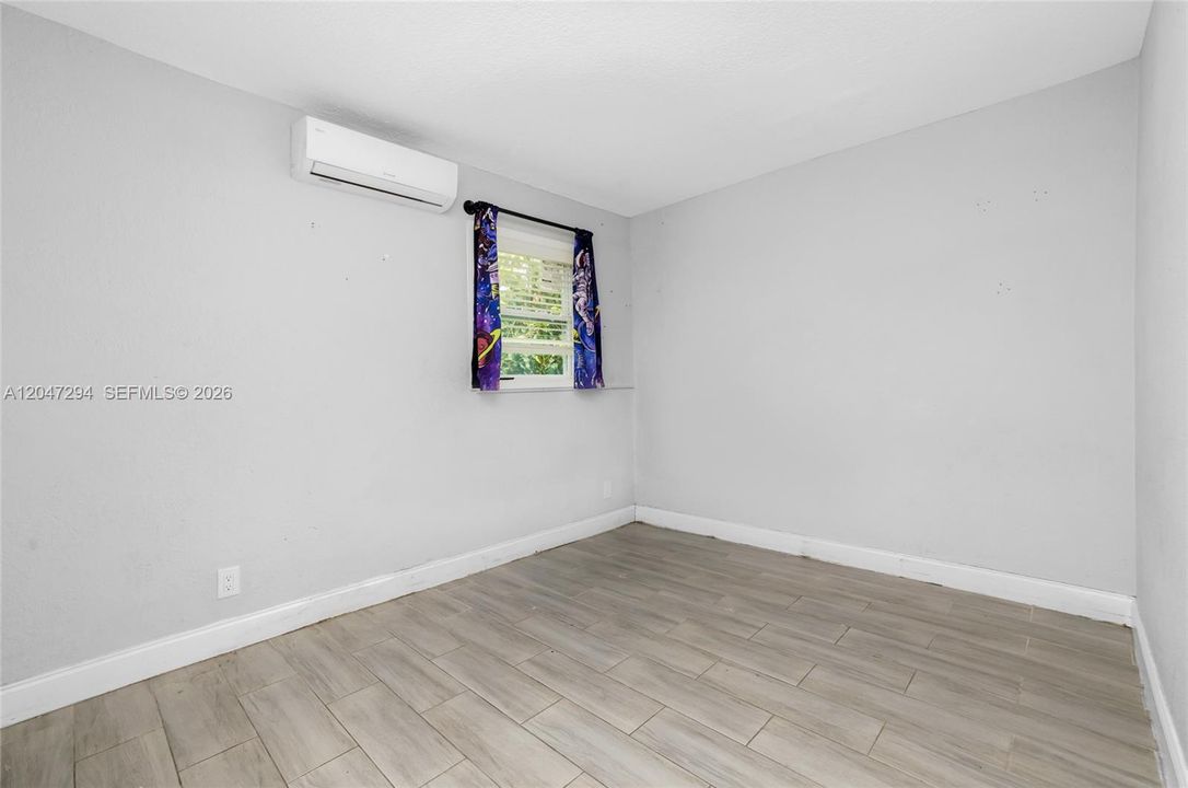 En Venta: $633,000 (8 camas, 4 baños, 2451 Pies cuadrados)