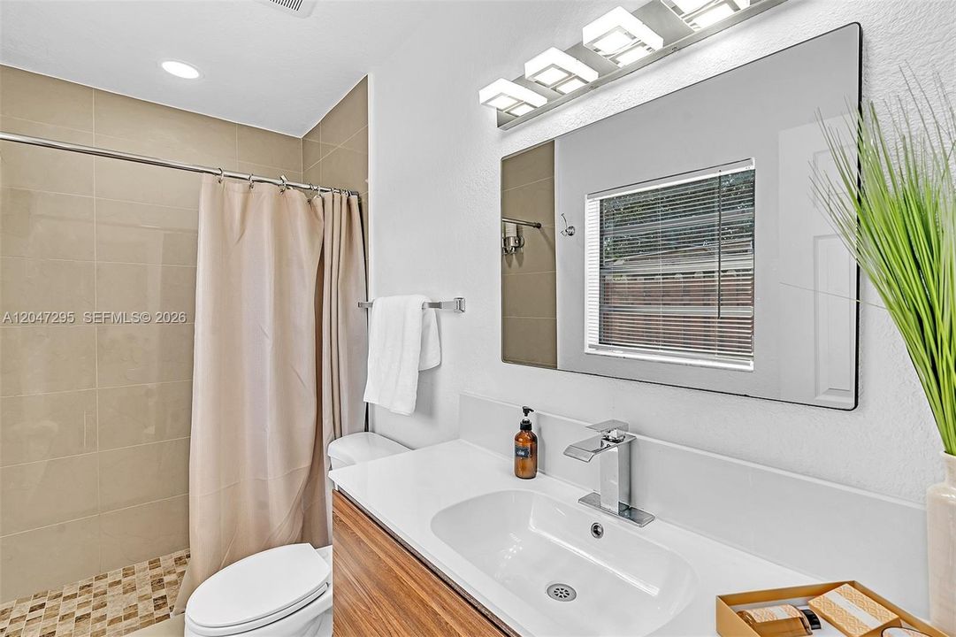 En Renta: $4,950 (4 camas, 2 baños, 1342 Pies cuadrados)