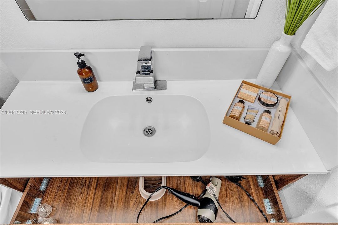 En Renta: $4,950 (4 camas, 2 baños, 1342 Pies cuadrados)