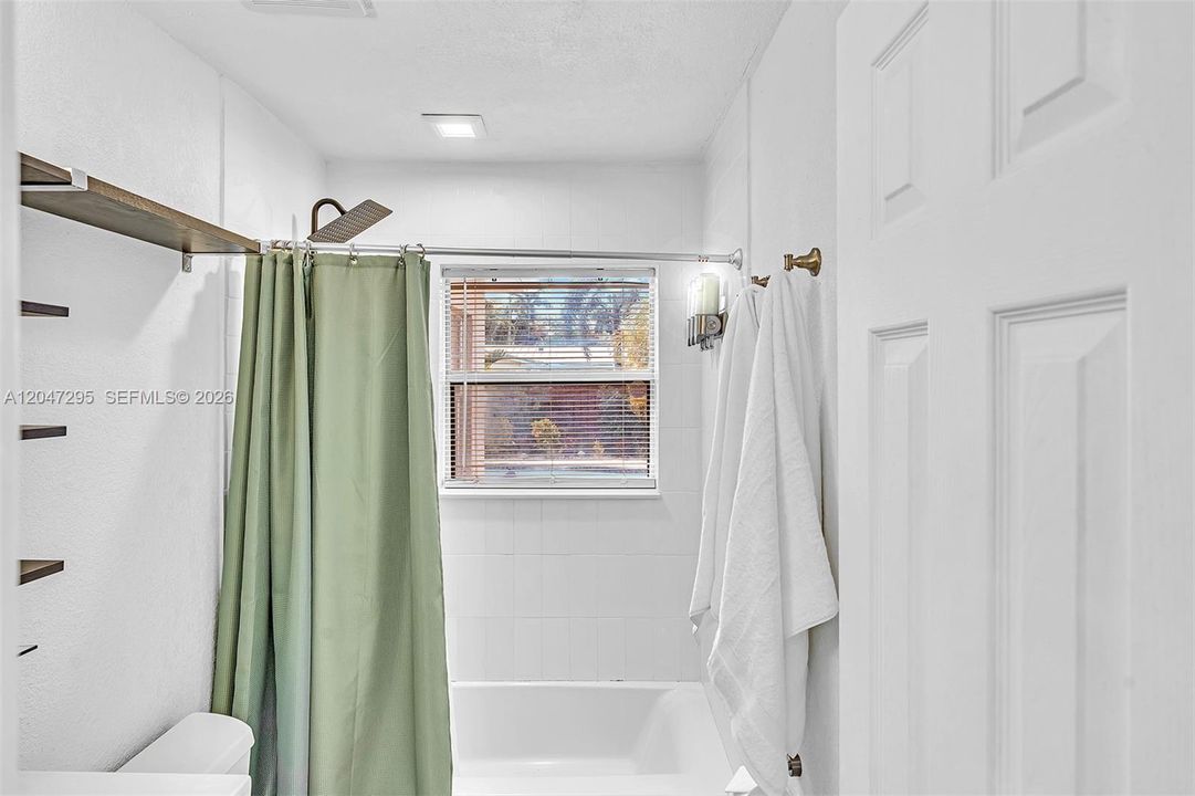 En Renta: $4,950 (4 camas, 2 baños, 1342 Pies cuadrados)