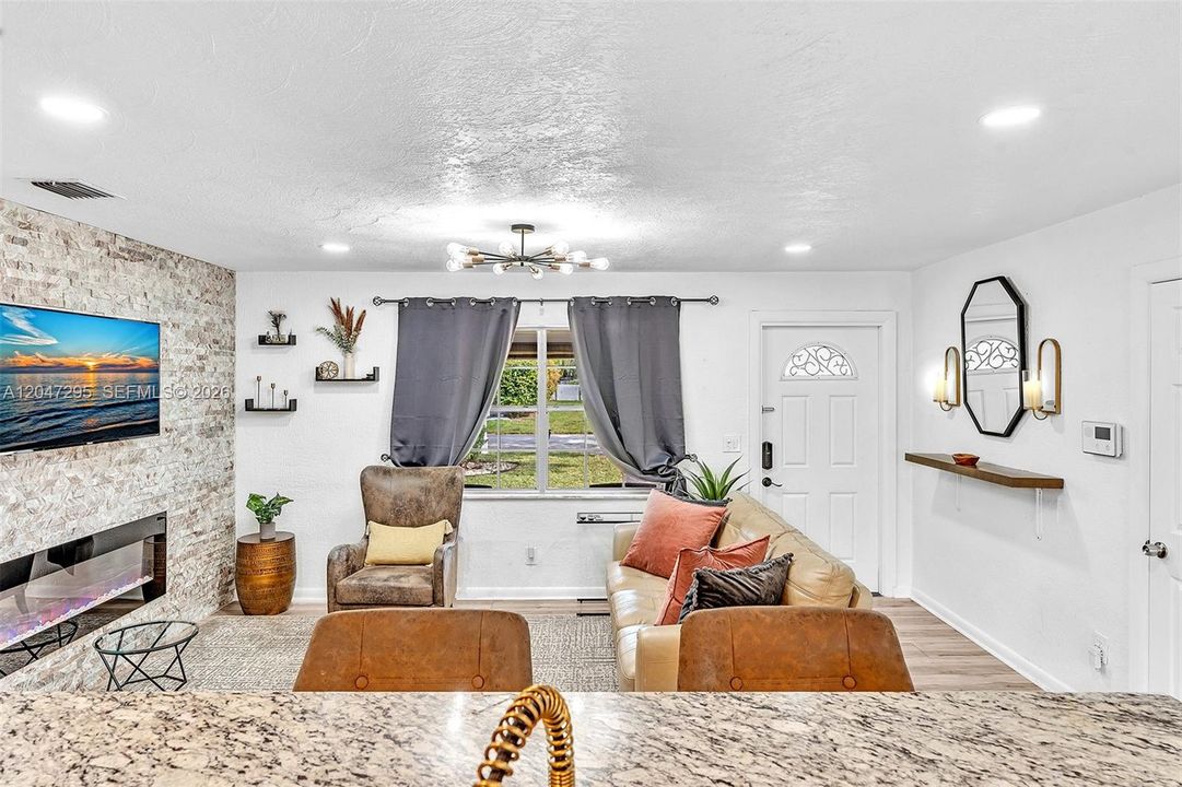 En Renta: $4,950 (4 camas, 2 baños, 1342 Pies cuadrados)