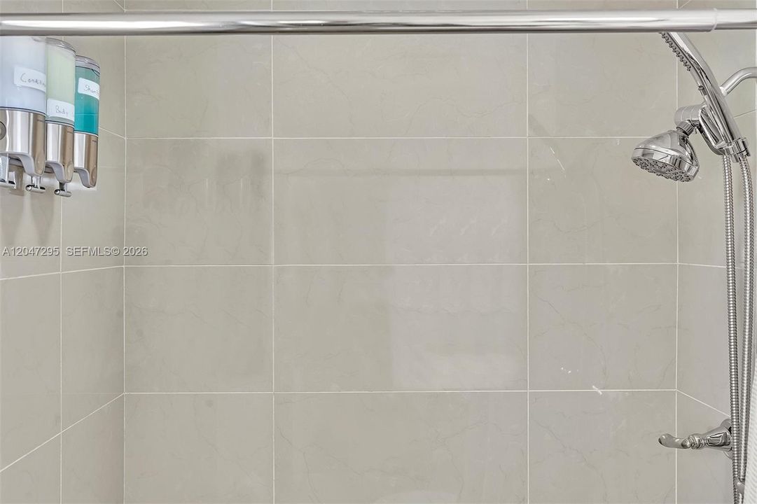 En Renta: $4,950 (4 camas, 2 baños, 1342 Pies cuadrados)