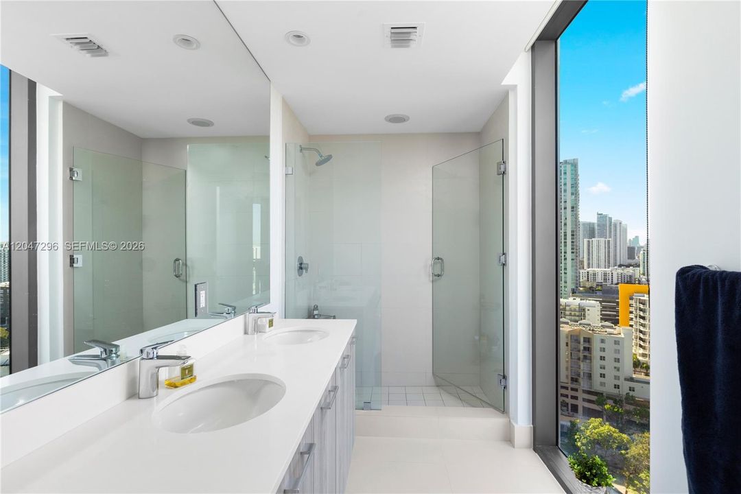 For Rent: $4,850 (2 beds, 2 baths, 1141 Square Feet)