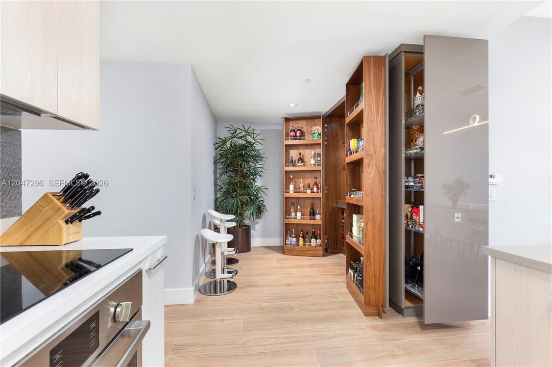 For Rent: $4,850 (2 beds, 2 baths, 1141 Square Feet)