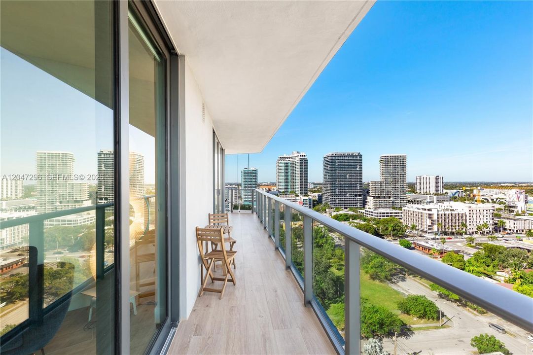 For Rent: $4,850 (2 beds, 2 baths, 1141 Square Feet)