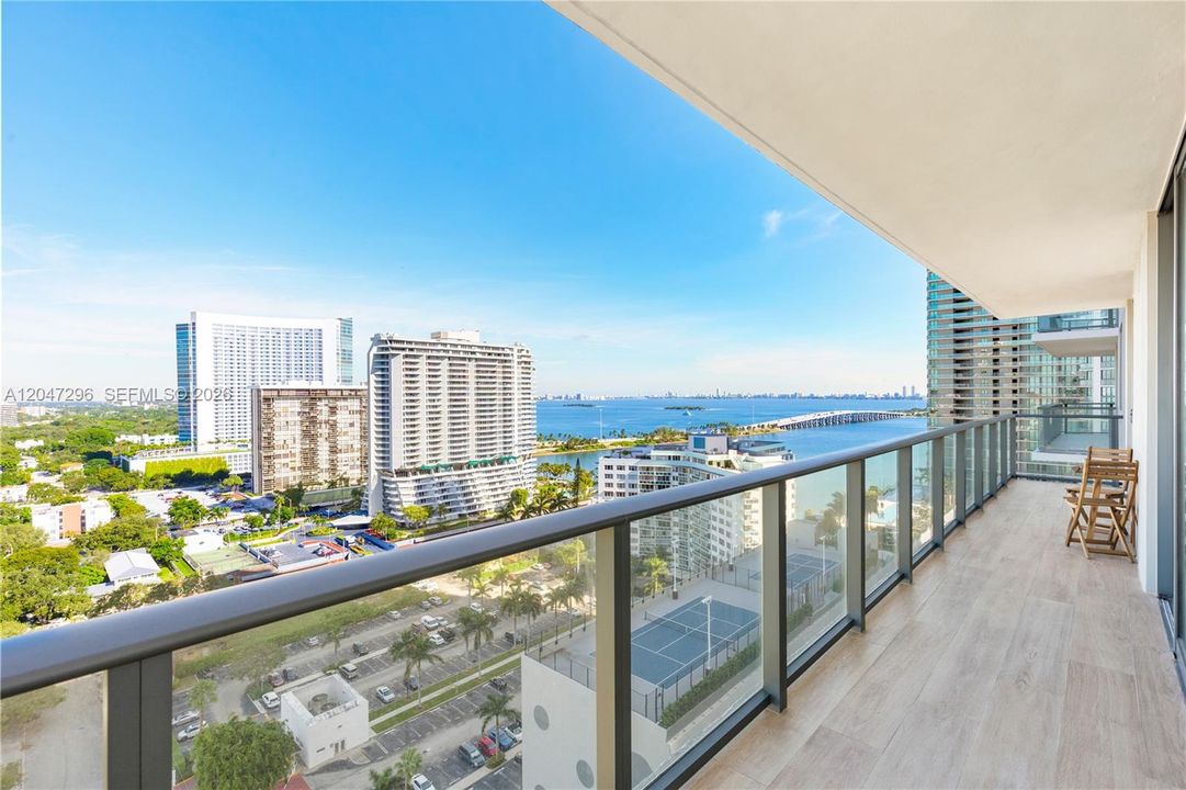 For Rent: $4,850 (2 beds, 2 baths, 1141 Square Feet)