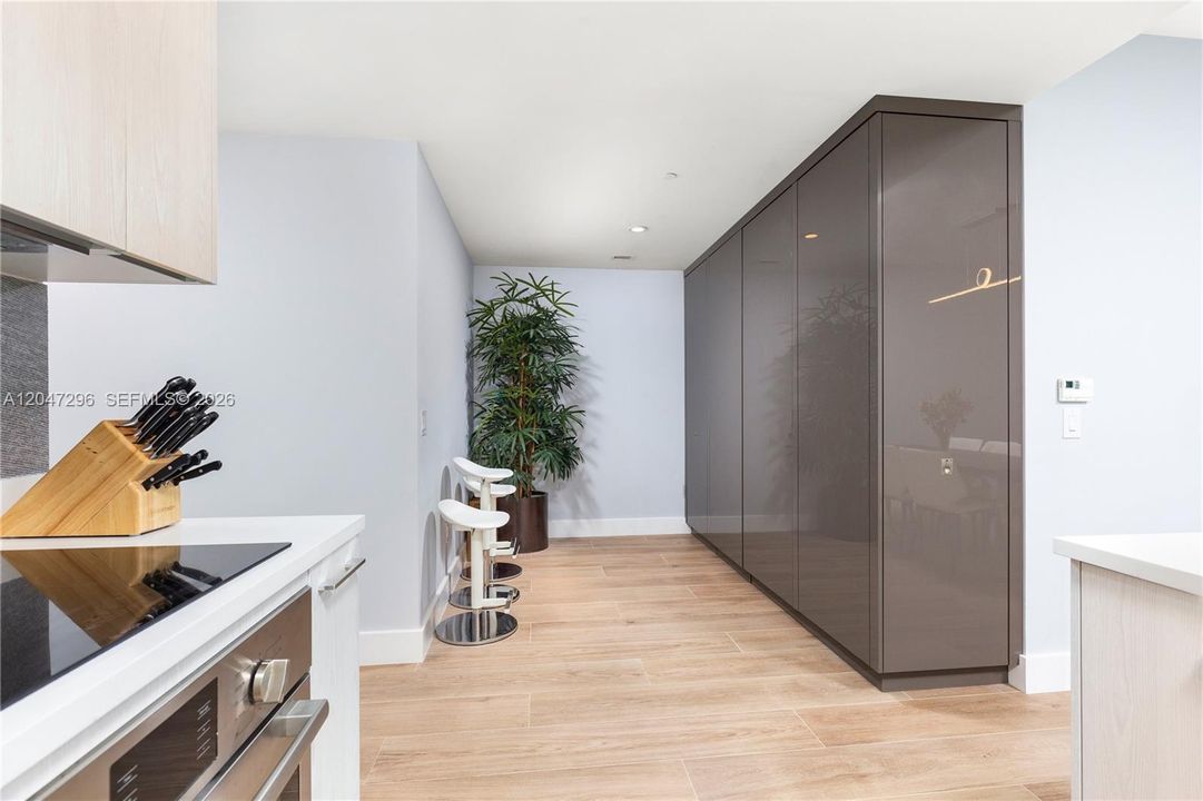 For Rent: $4,850 (2 beds, 2 baths, 1141 Square Feet)