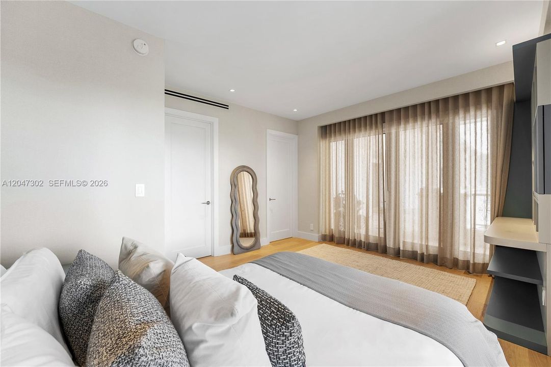 En Renta: $75,000 (5 camas, 5 baños, 6120 Pies cuadrados)