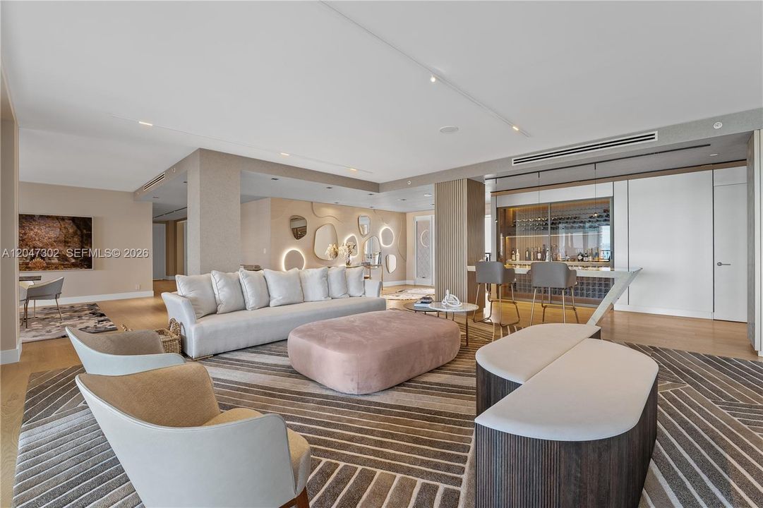 En Renta: $75,000 (5 camas, 5 baños, 6120 Pies cuadrados)