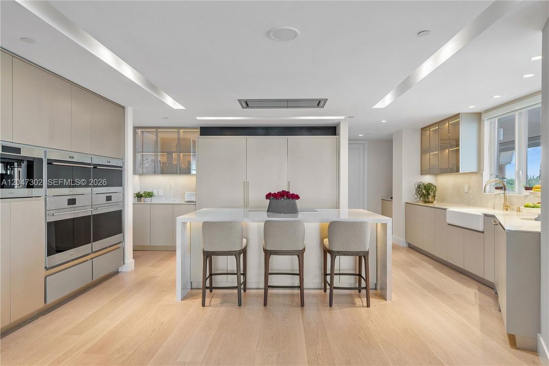 En Renta: $75,000 (5 camas, 5 baños, 6120 Pies cuadrados)