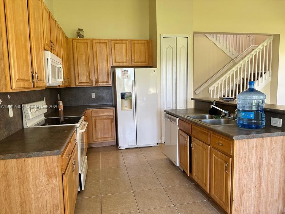 В аренду: $3,150 (4 спален, 2 ванн, 2381 Квадратных фут)