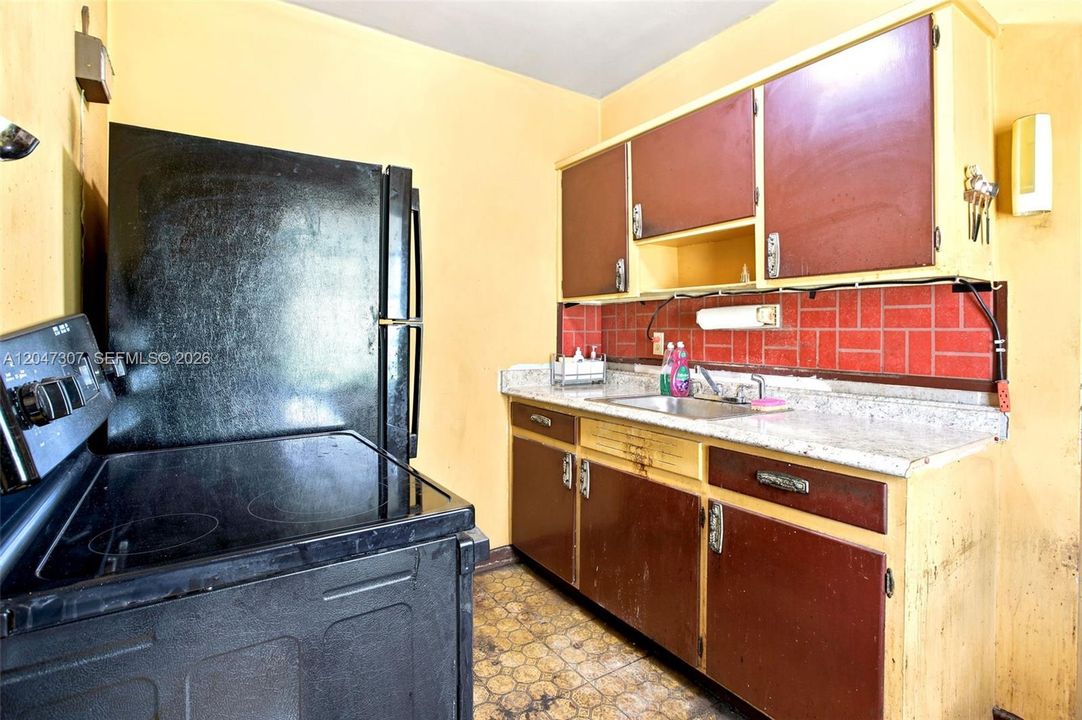 На продажу: $489,000 (3 спален, 1 ванн, 936 Квадратных фут)