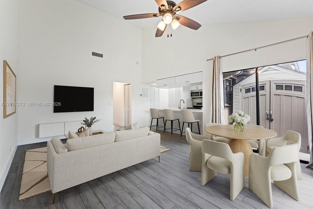 For Rent: $2,700 (2 beds, 2 baths, 917 Square Feet)