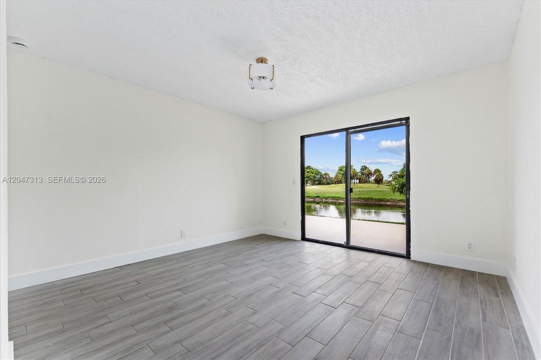 For Rent: $2,700 (2 beds, 2 baths, 917 Square Feet)