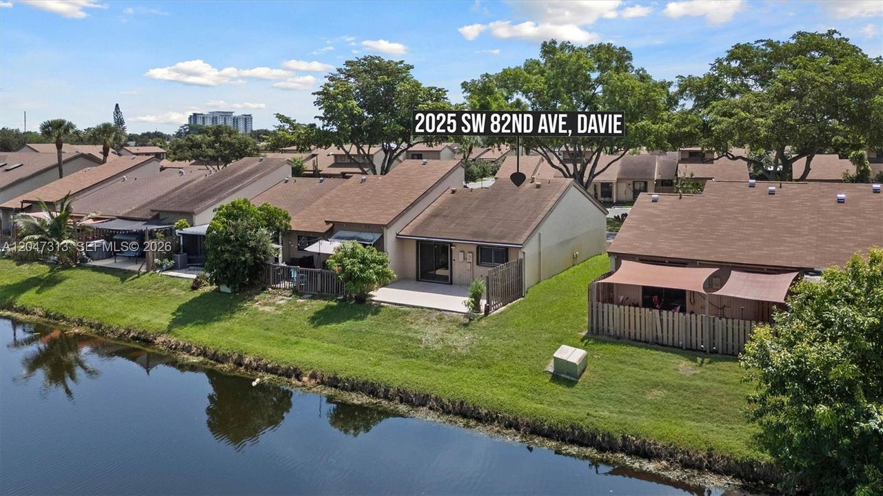 For Rent: $2,700 (2 beds, 2 baths, 917 Square Feet)