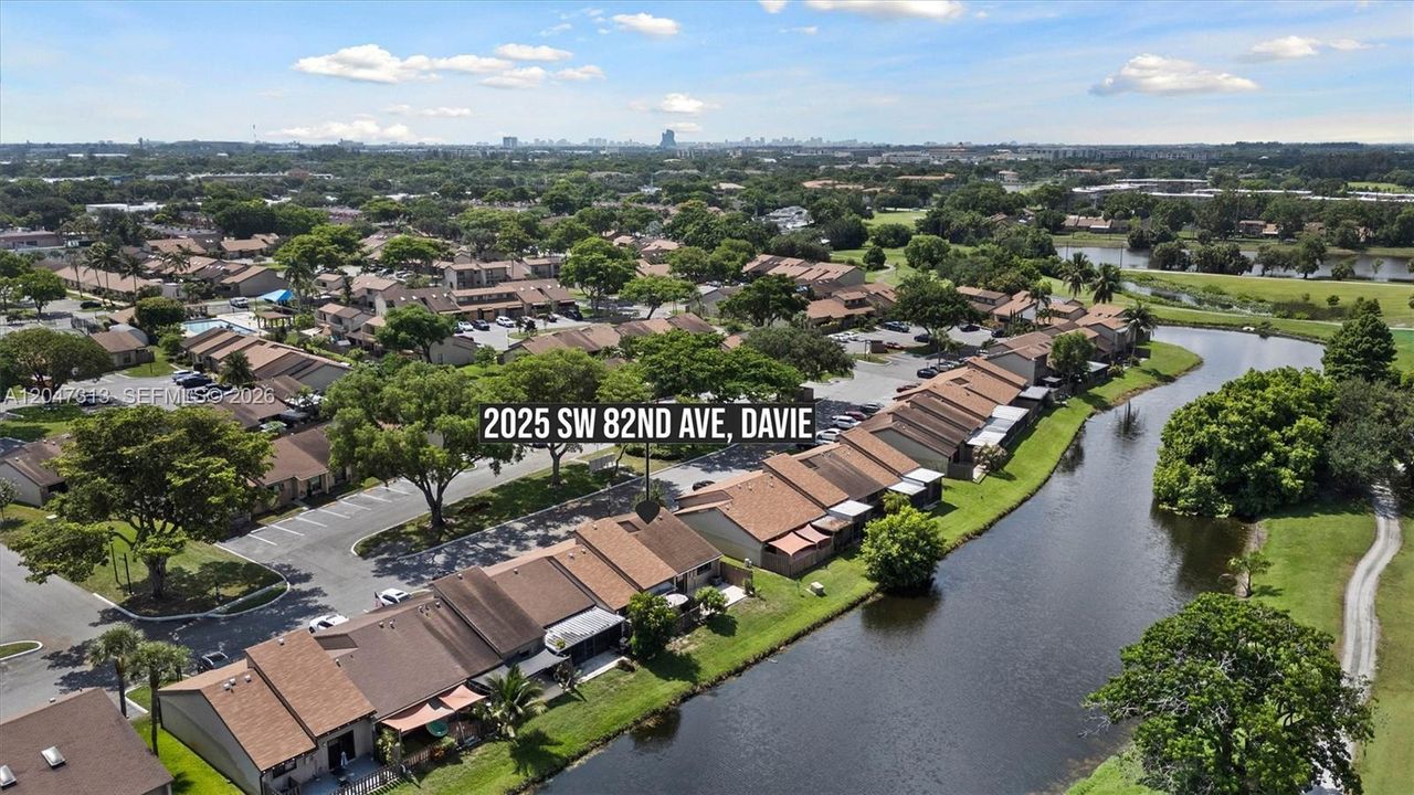 For Rent: $2,700 (2 beds, 2 baths, 917 Square Feet)
