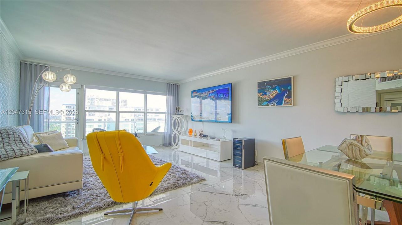 For Rent: $3,300 (1 beds, 1 baths, 1000 Square Feet)