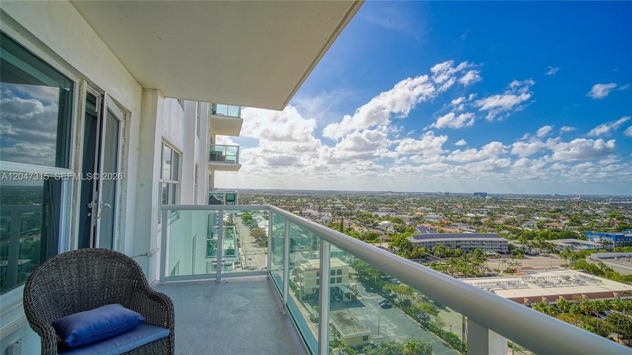 For Rent: $3,300 (1 beds, 1 baths, 1000 Square Feet)